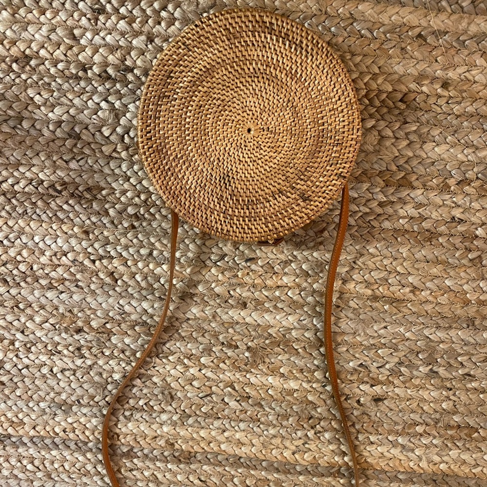 Natural round bag
